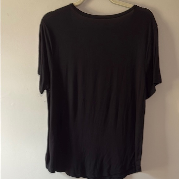 No Boundaries Black Short Sleeve Relaxed T-Shirt - Picture 3 of 5
